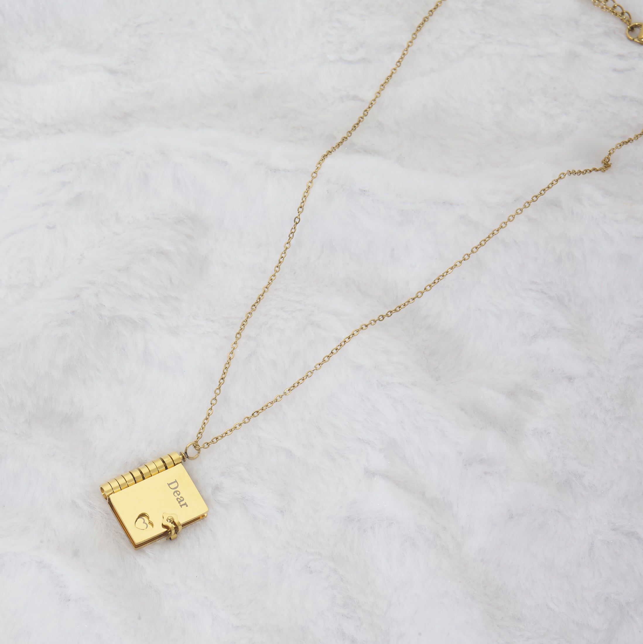 Dear diary openable pendant necklace