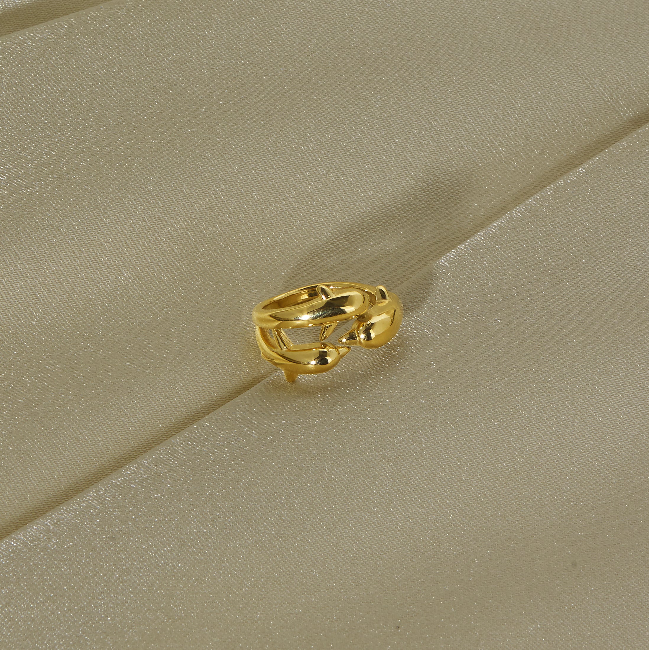 Dolphin gold ring