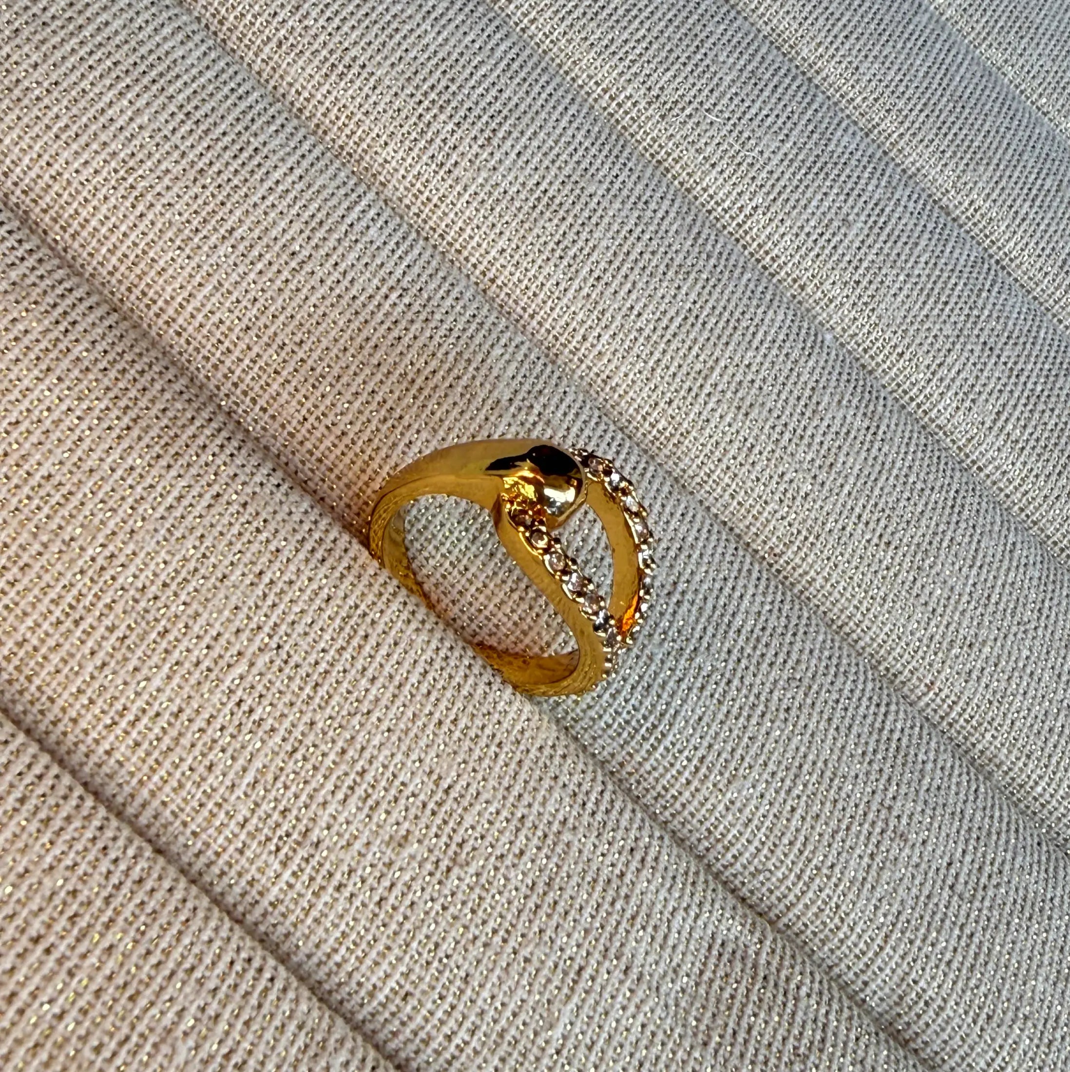 Gold Twirl Crystal Ring