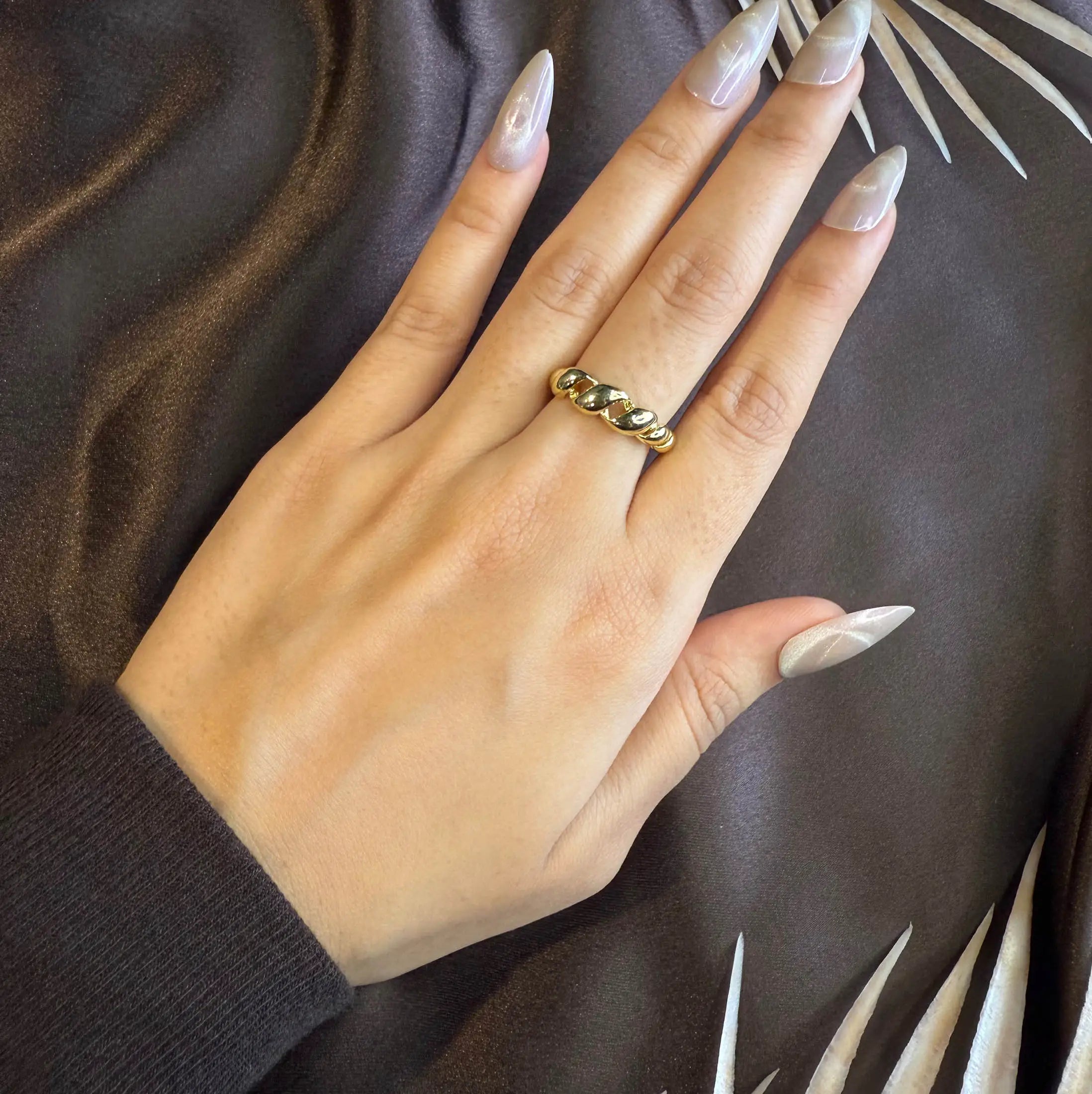gold twist ring