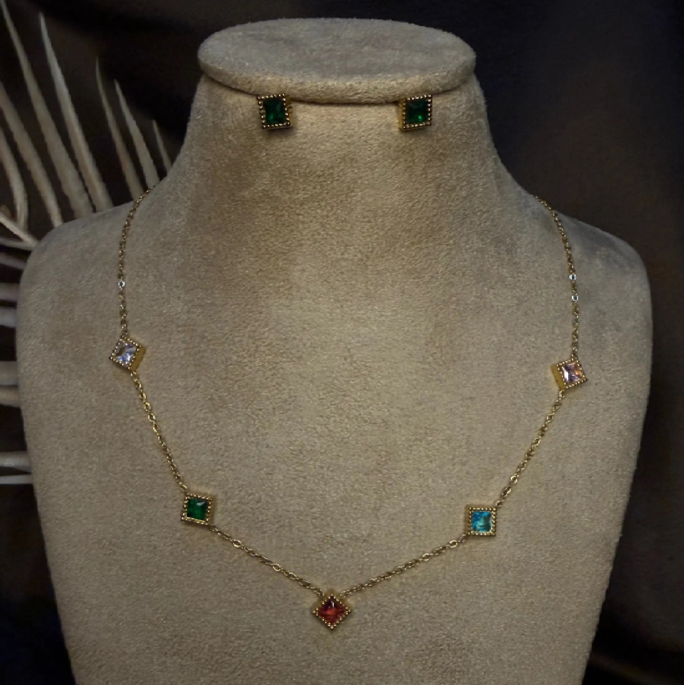 Multi-Color Stone Set