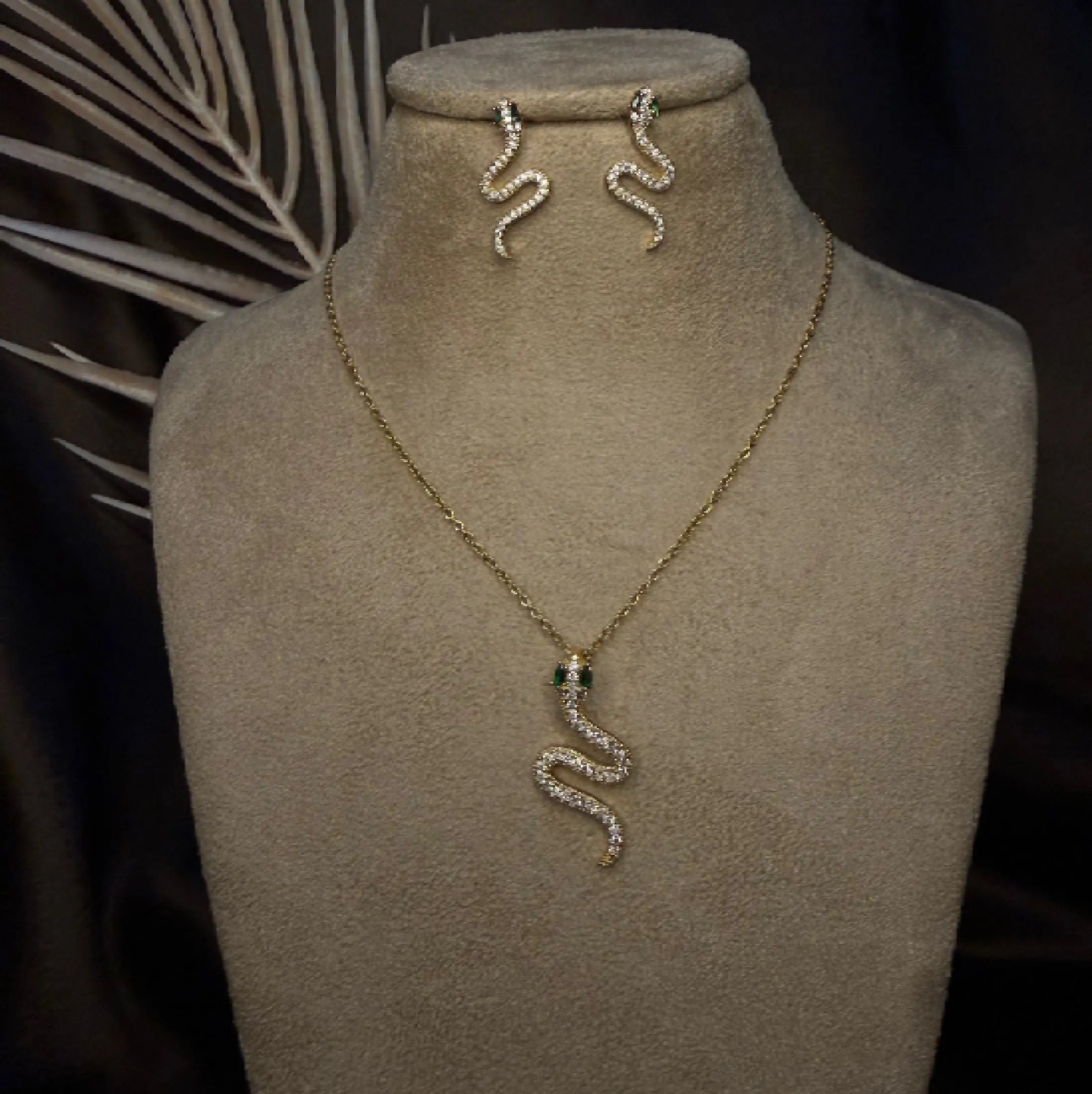 Studded Snake With Green Eye Set