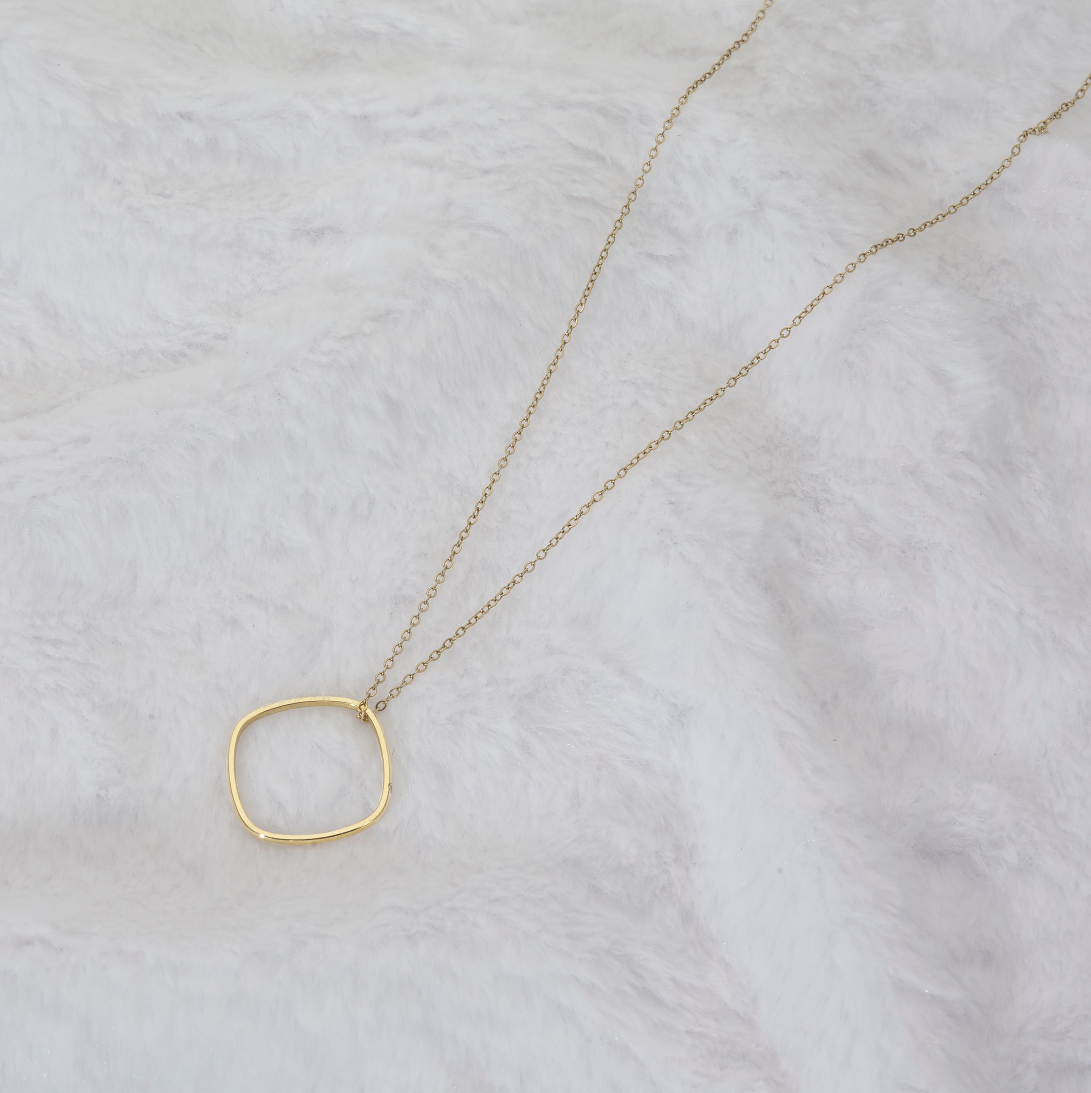 Square ring pendent necklace