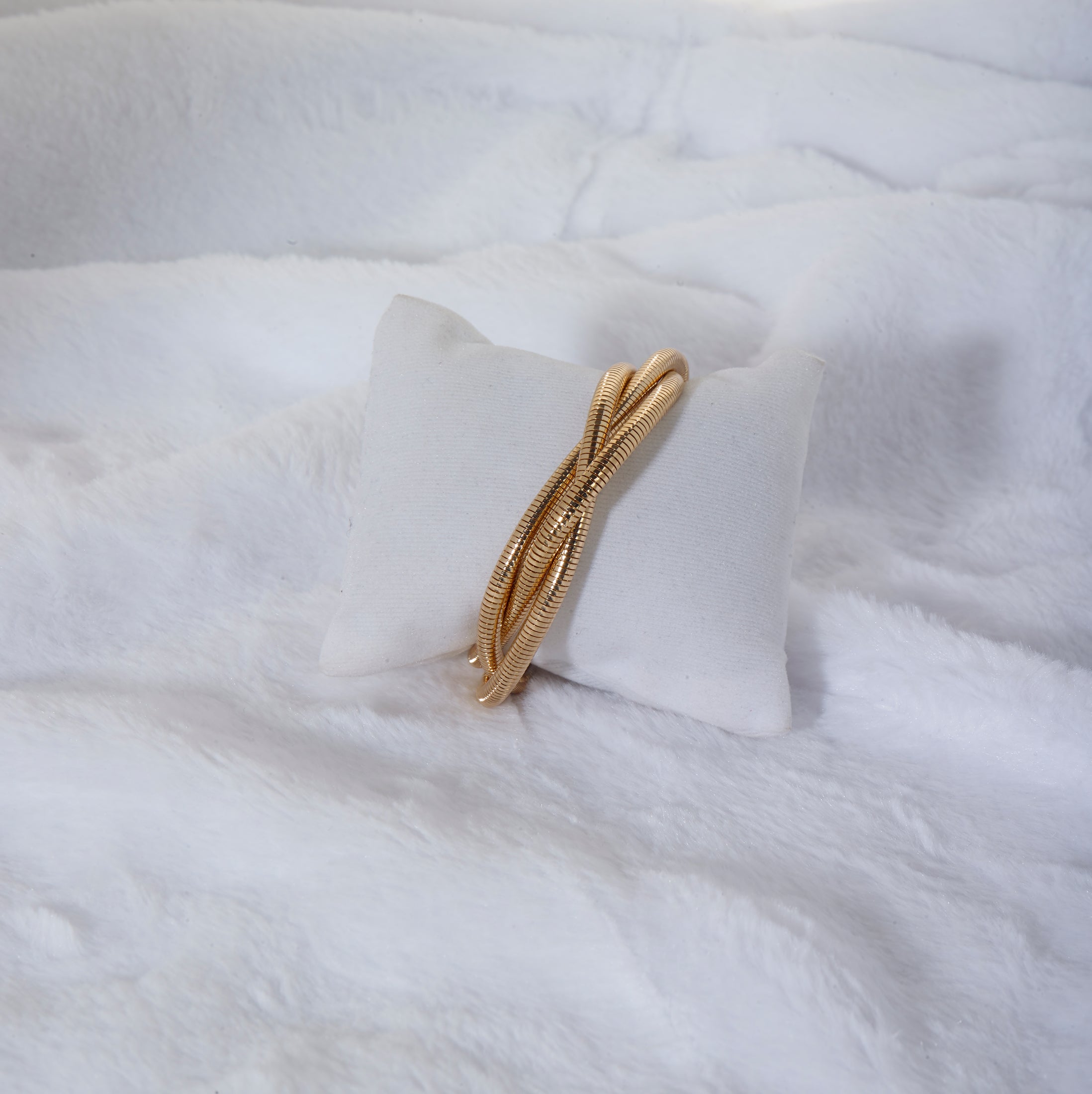 Twist and turn gold bracelet